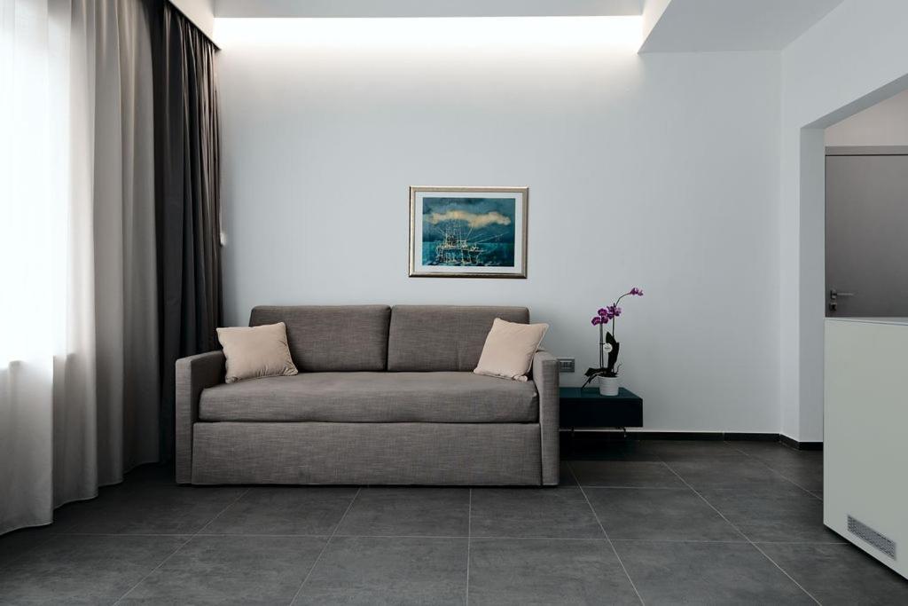 Nautilus B&B Suite Design Фолоника Екстериор снимка